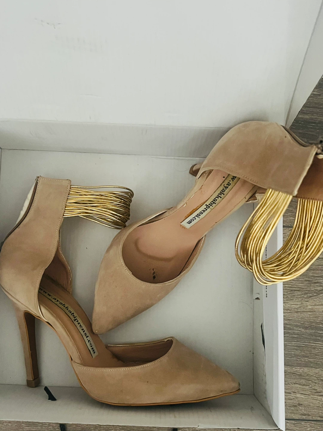 Elegant Nude Suede Pointed Heels - Gold Ankle Detail - Size 37 - photo 4