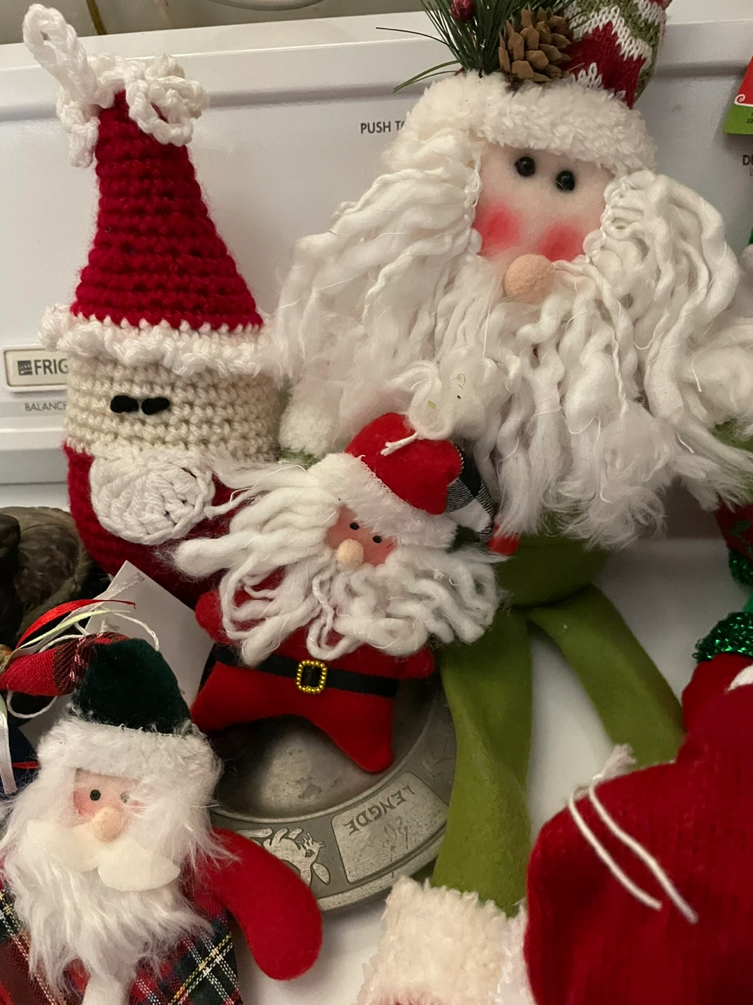 🏆Christmas Plush Figurines - Snowman & Santas - photo 3