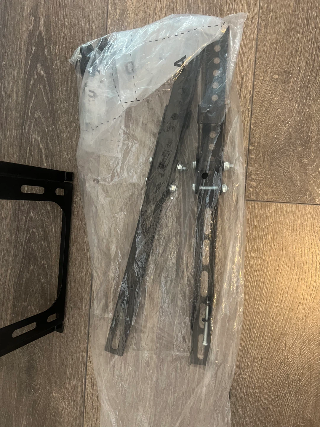 Moving sale! GTECH LED & LCD Tilt Wall Mount TV Bracket - photo 2