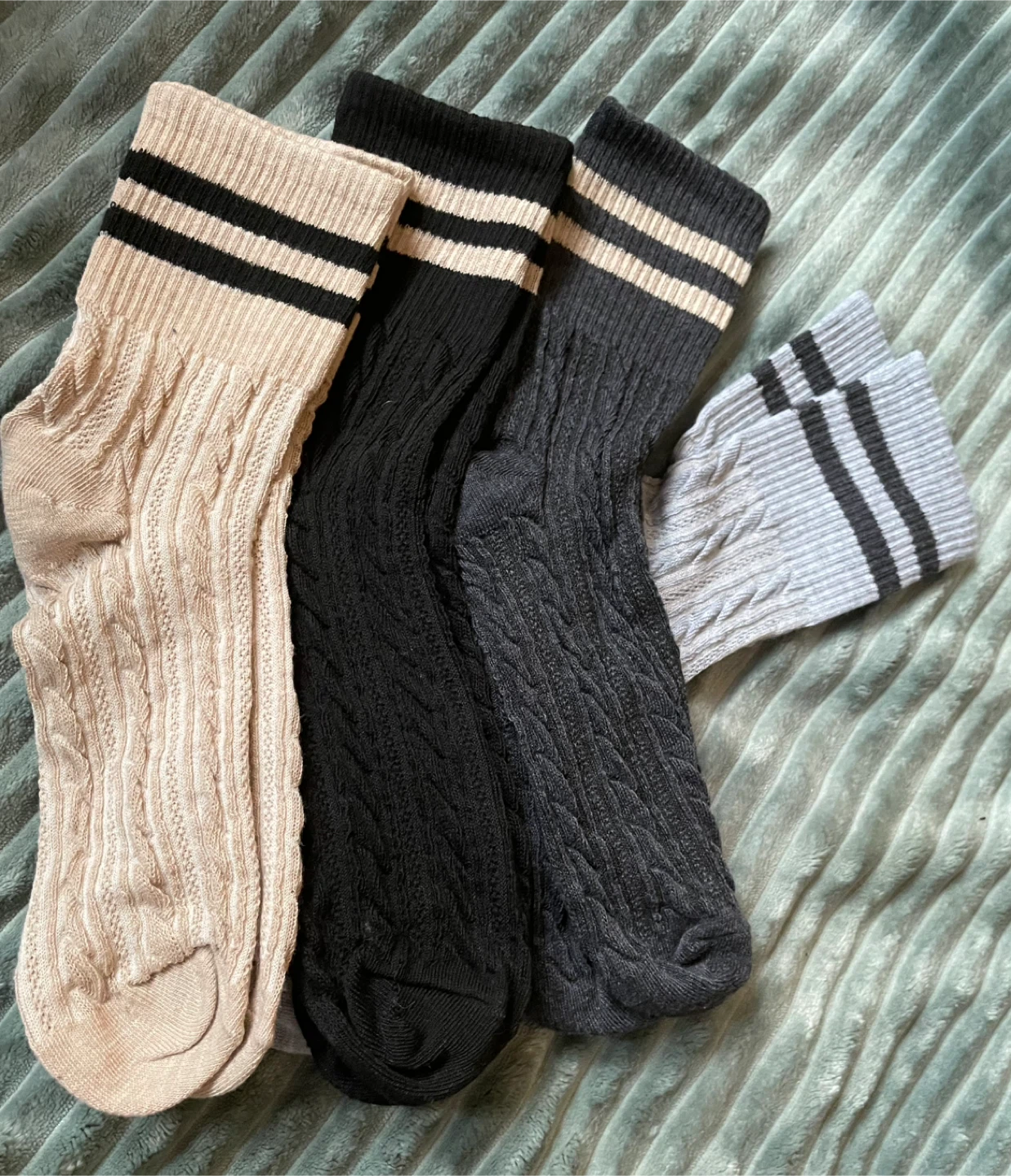 🏆Set of 4 Cozy Cable Knit Crew Socks
