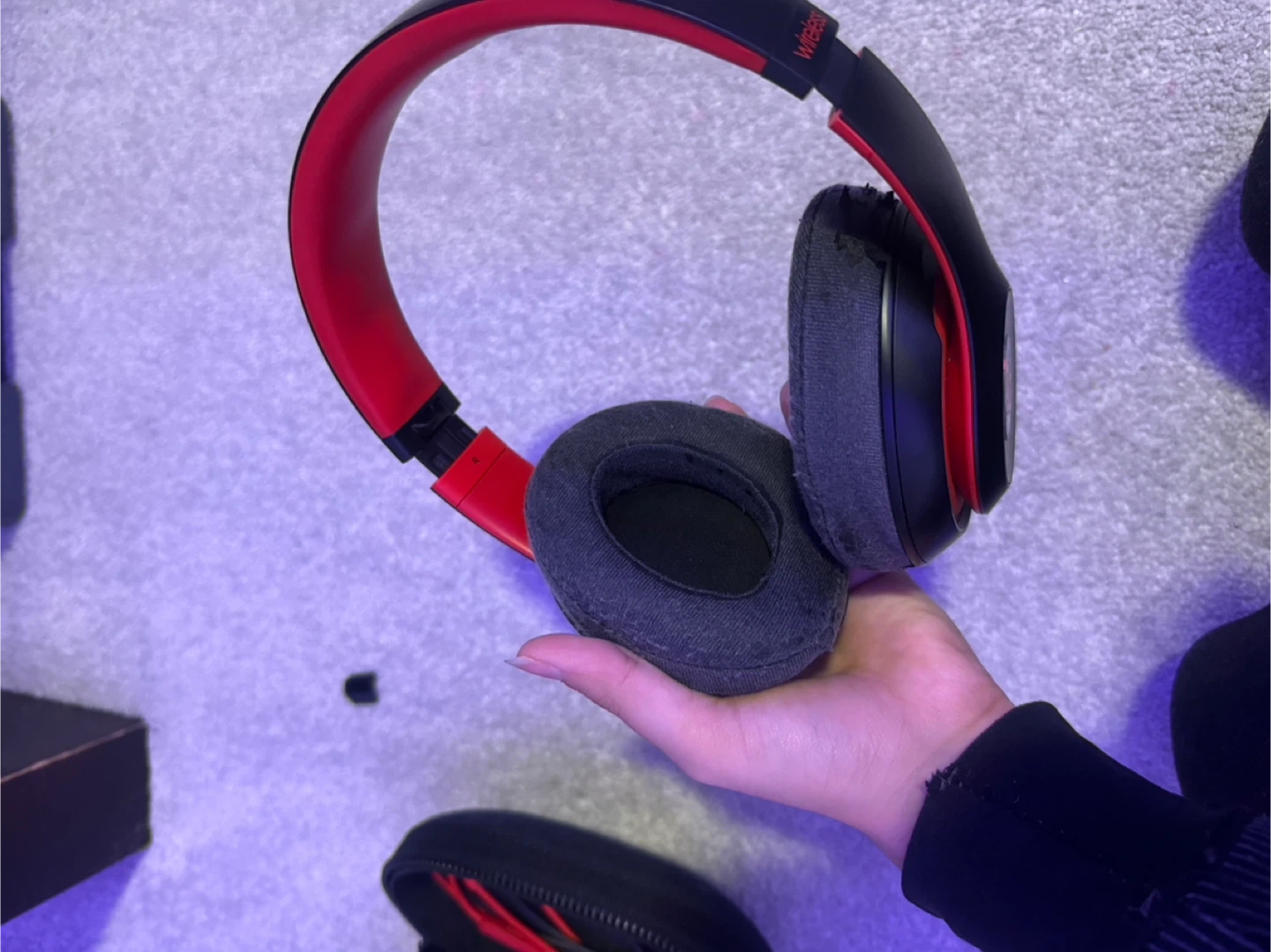 Beats Solo 2 Wireless Headphones - Red - photo 4