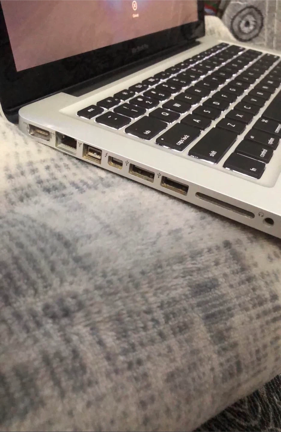 Apple MacBook Pro Laptop - photo 2