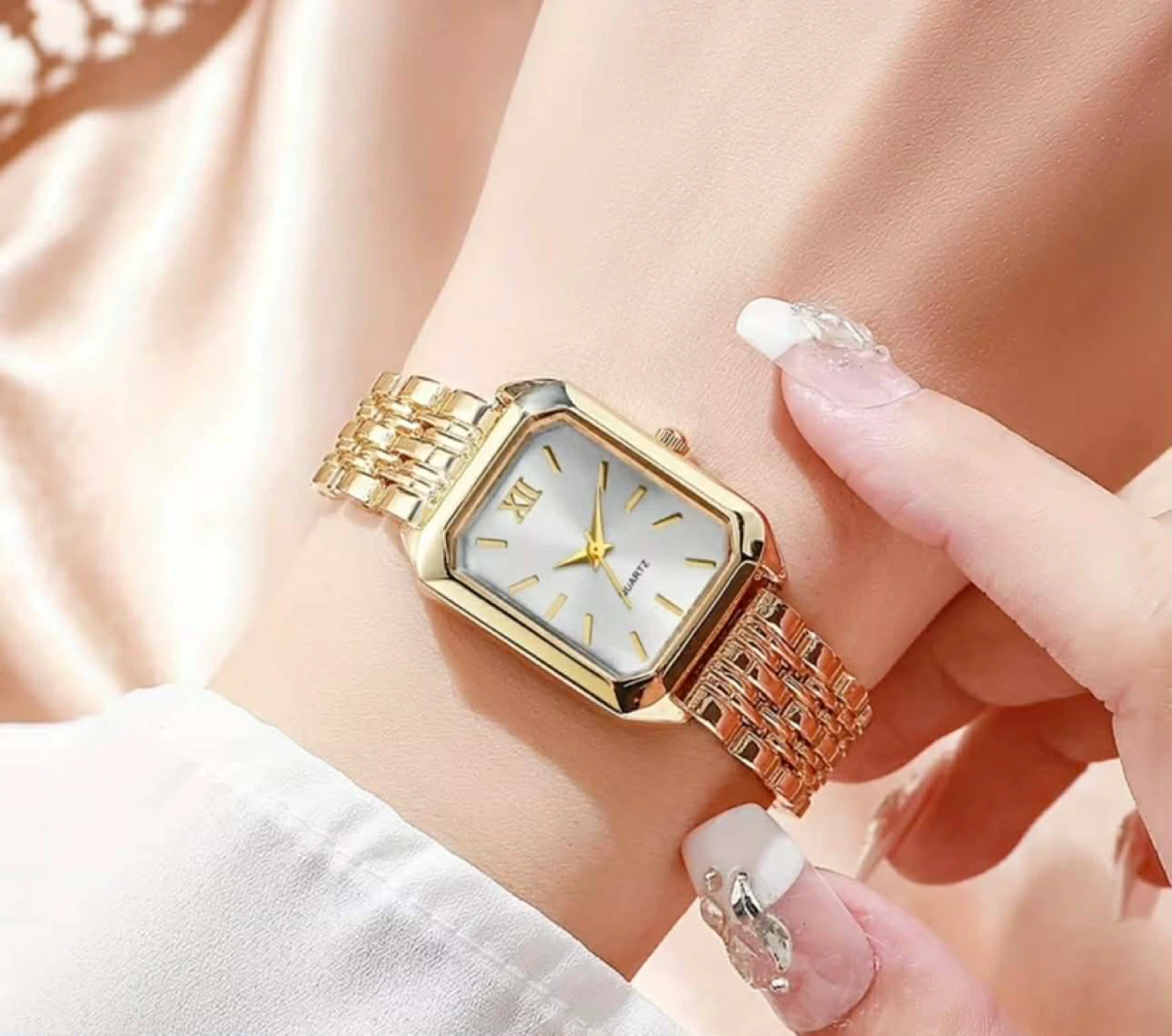 Women's Gold Rectangle Quartz Watch - photo 4