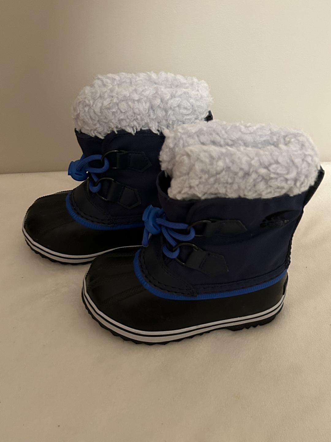 Sorel Children's Snow Boots - Size 8 - photo 2