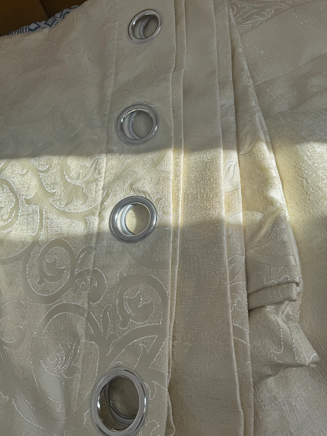 Cream Damask Grommet Curtains - photo 2