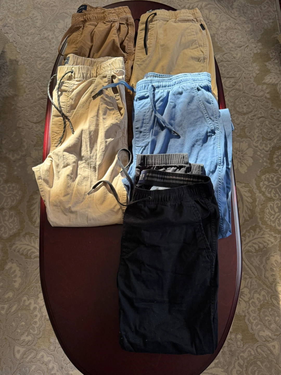 Men’s khaki joggers