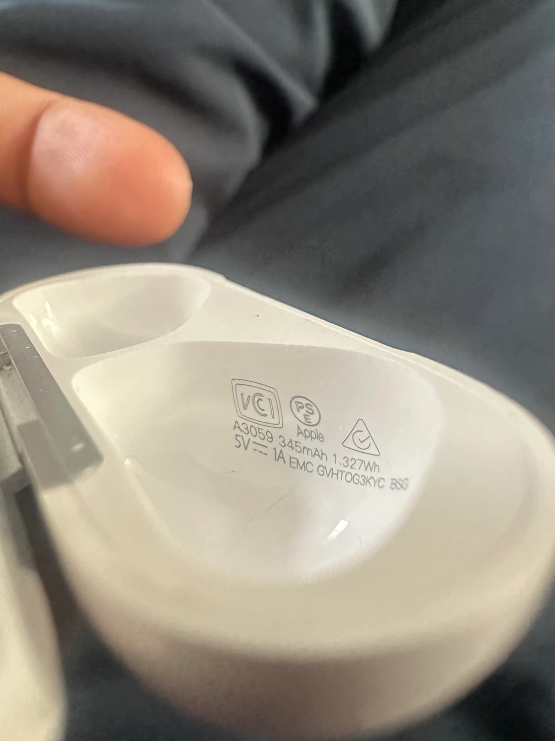 Apple AirPods 4 with Locking Case ANC - photo 3