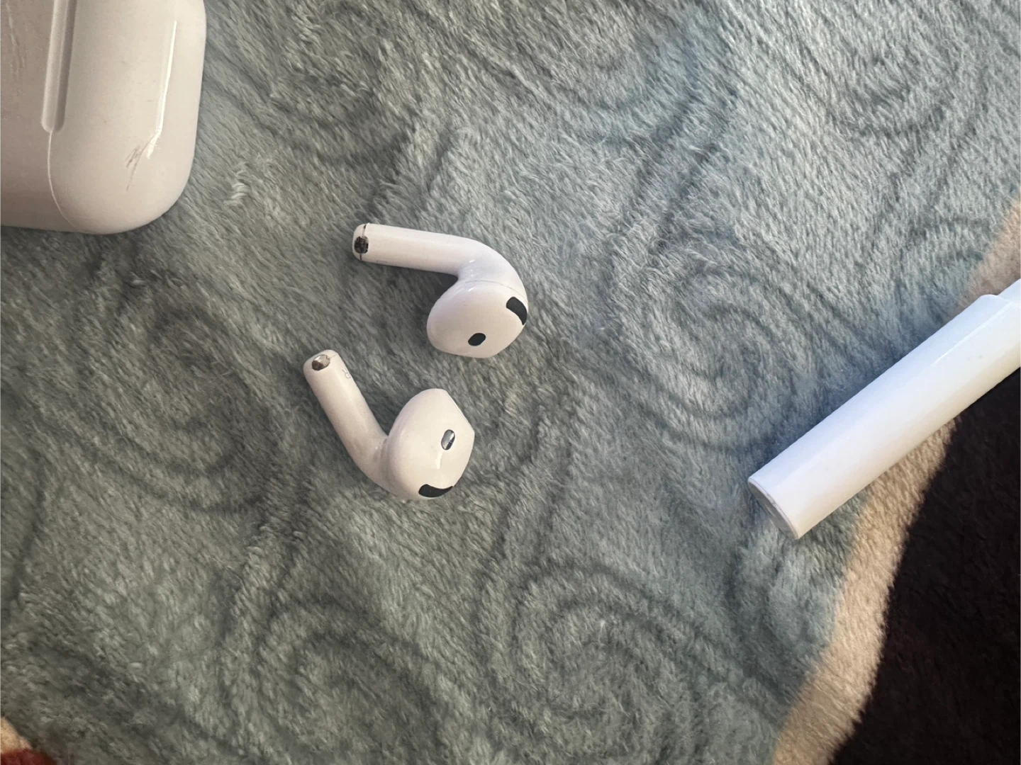 Apple AirPods 4 with Locking Case ANC - photo 5