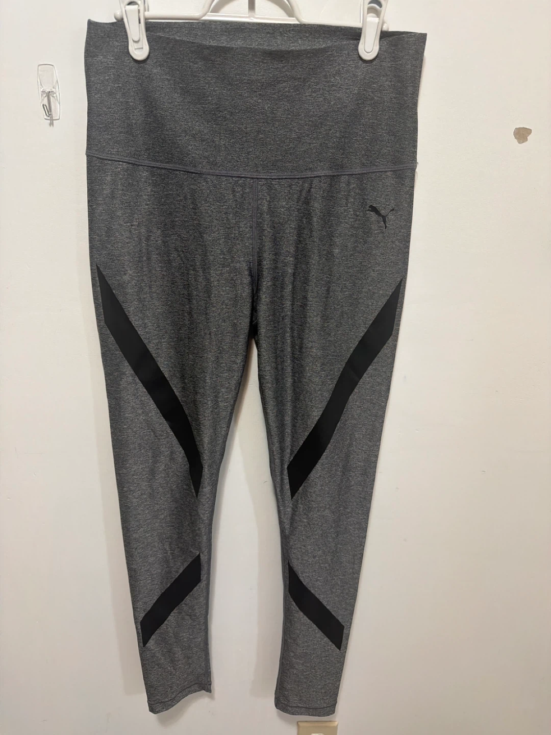 Puma Grey Athletic Leggings - Size L