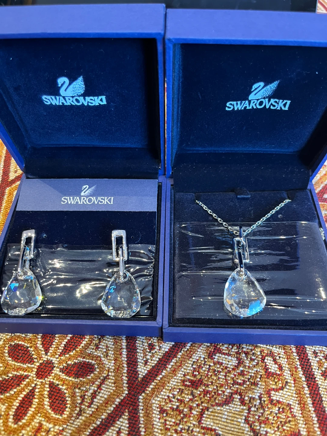 Swarovski Crystal Pendant Necklace and Matching Earrings Set