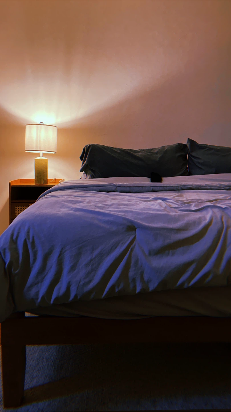 12-inch Solid Wood King Platform Bed - photo 4