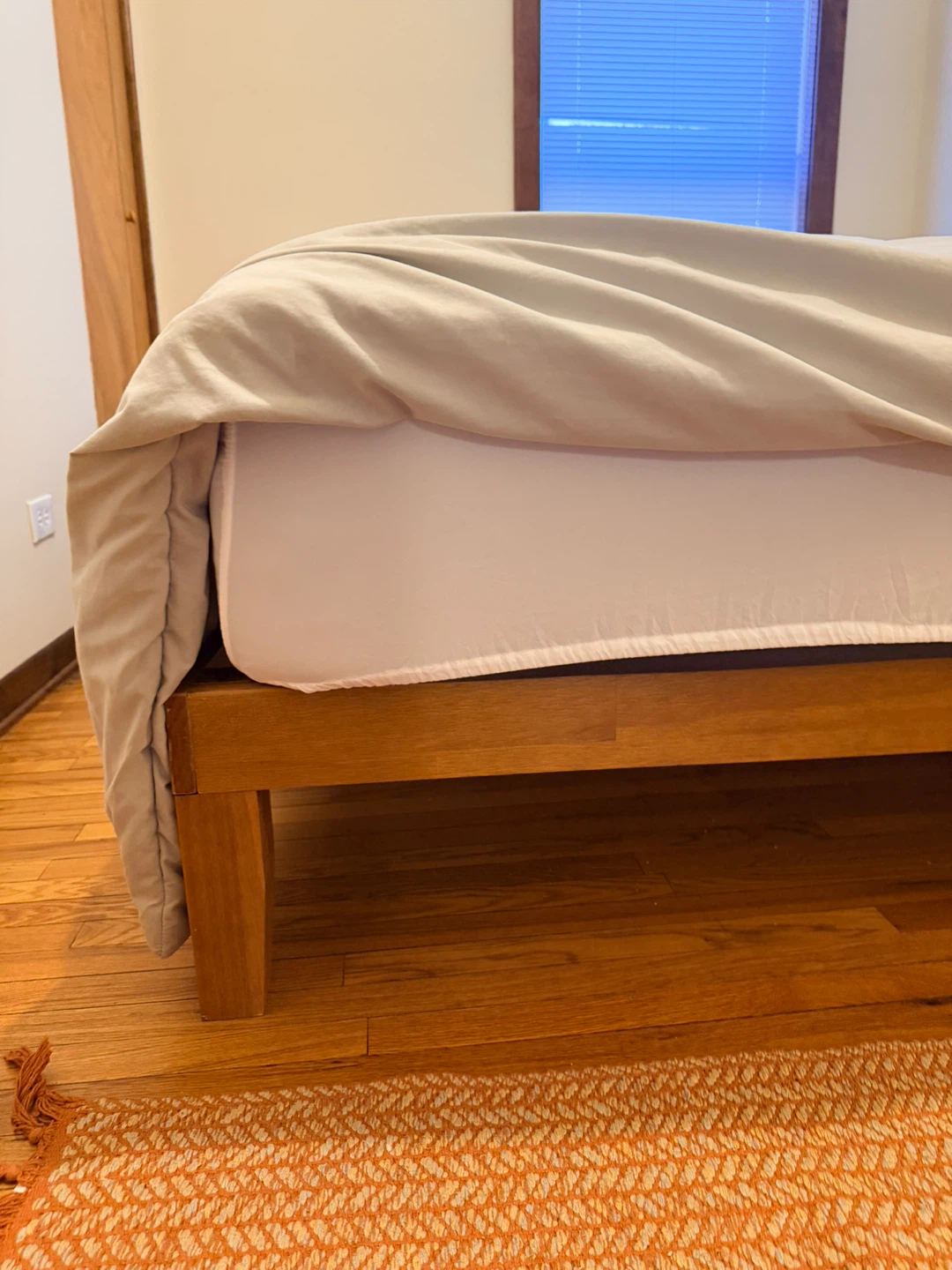 12-inch Solid Wood King Platform Bed - photo 2