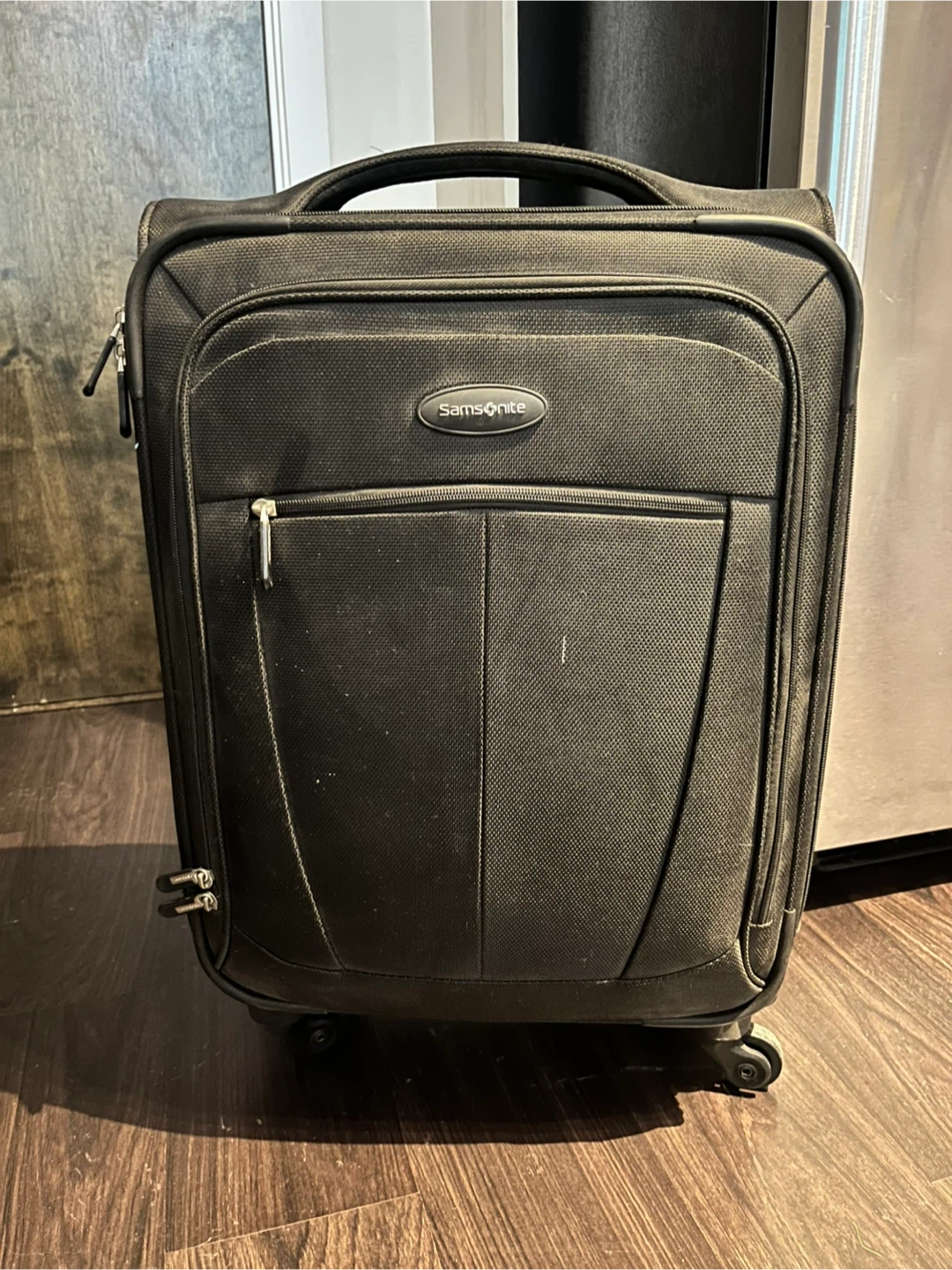 Samsonite Black Spinner Suitcase