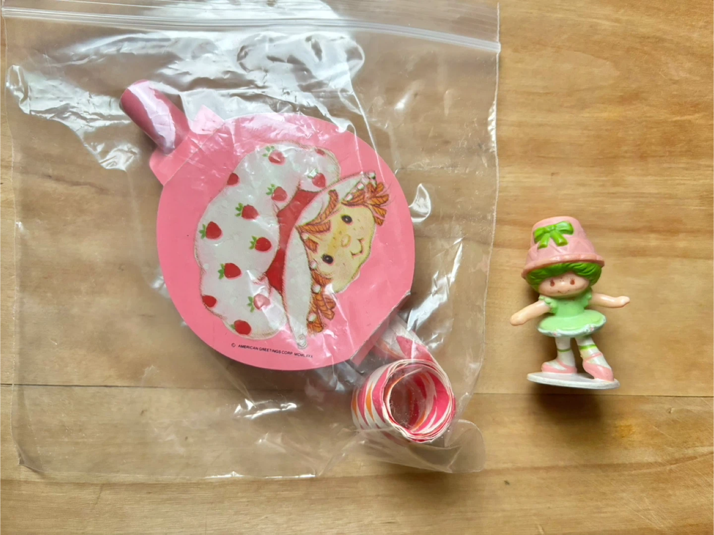 🏆Strawberry Shortcake Mini Figure & Party Blower Set
