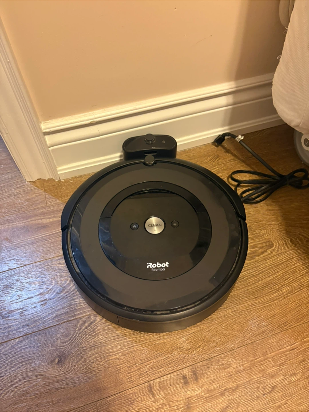 iRobot Roomba e5 Robot Vacuum Cleaner