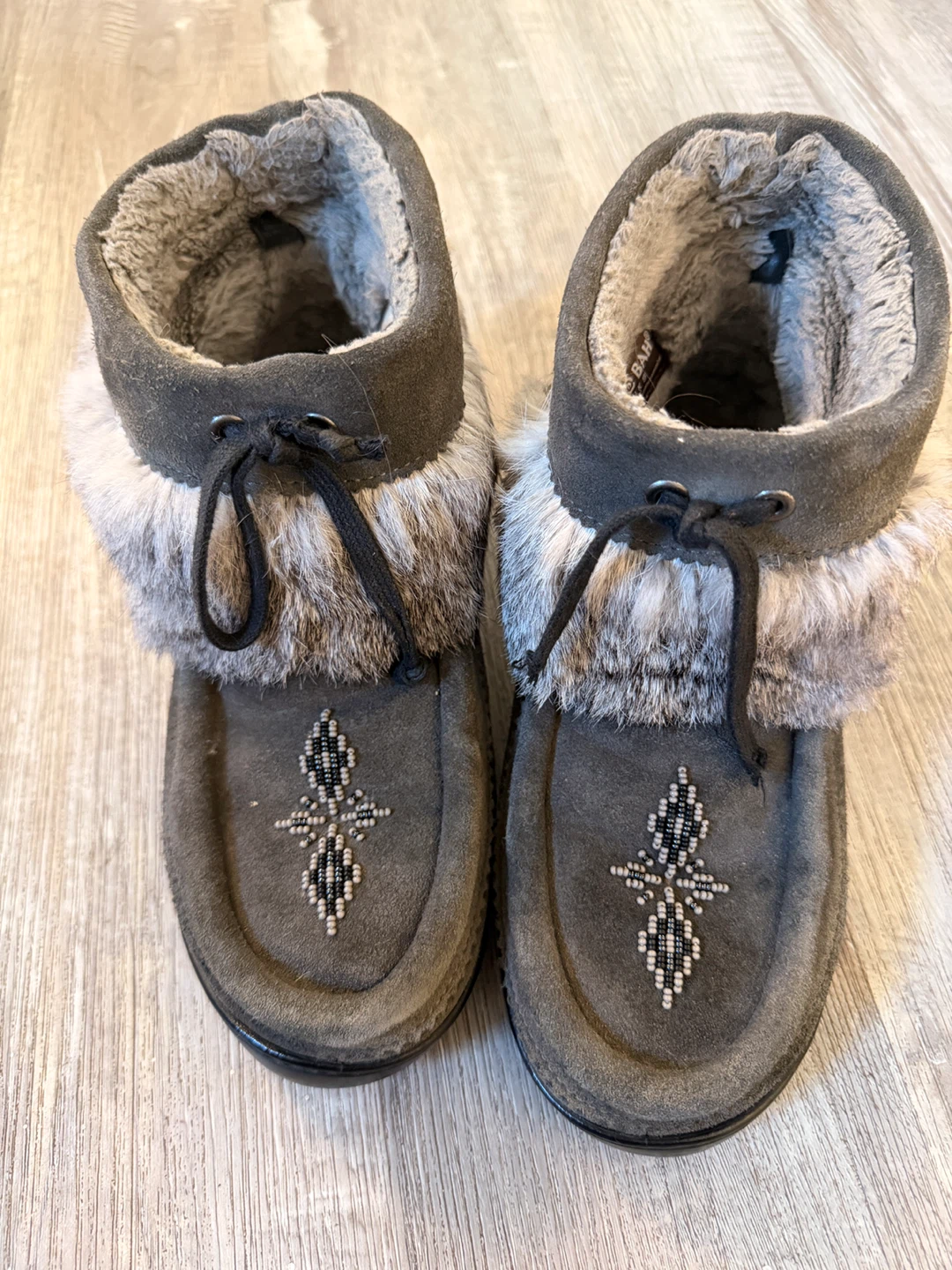 Manitou Bah Mukluks Women's Size 8 Boots