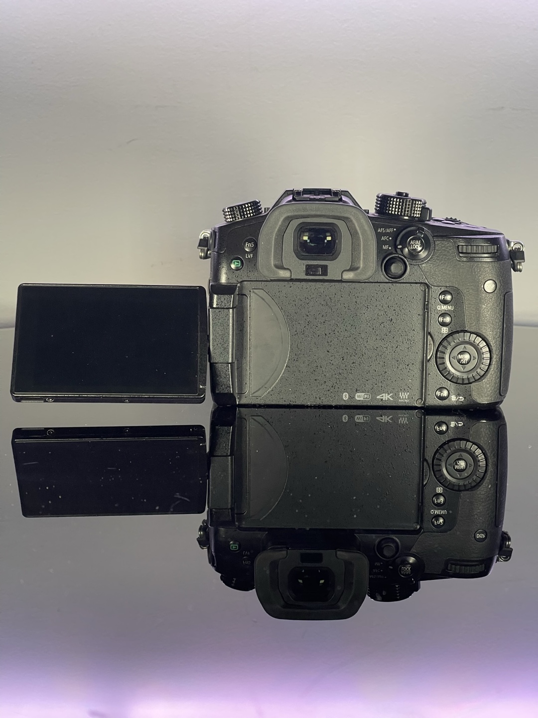 Panasonic Lumix GH5 Mirrorless Camera - photo 2