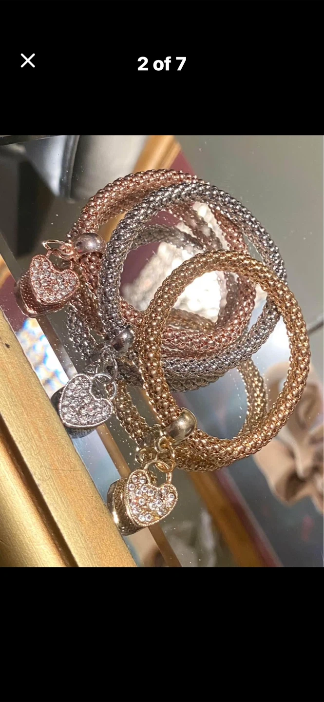 💖Set of 3-Toned Metallic Heart Charm Bracelets - photo 2