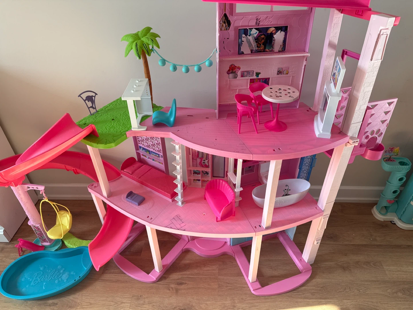 Barbie Dreamhouse Dollhouse with Accessories