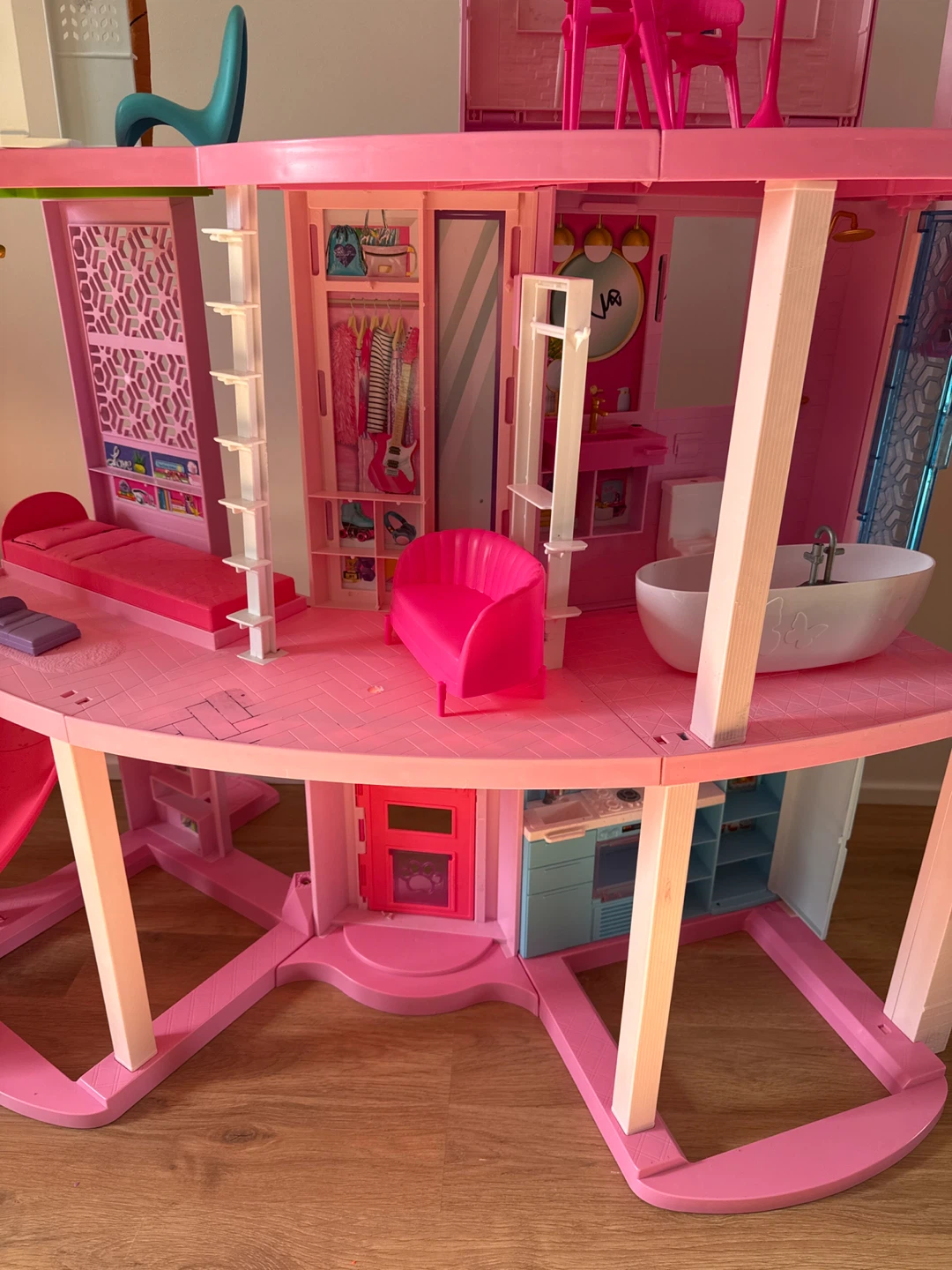 Barbie Dreamhouse Dollhouse with Accessories - photo 4