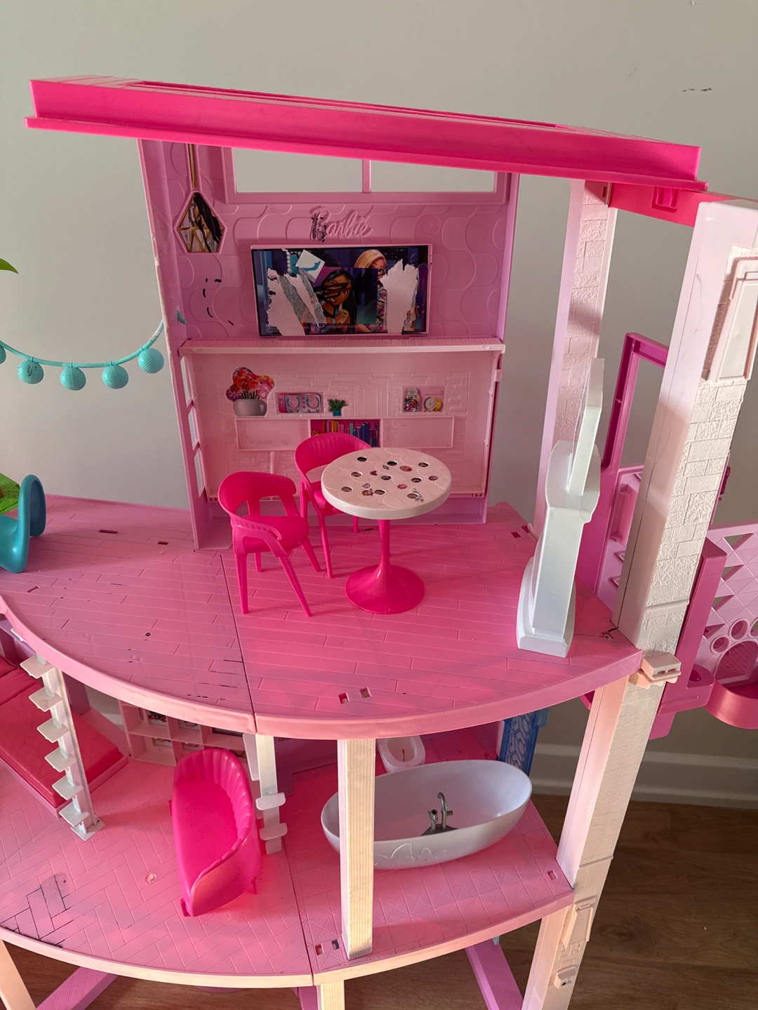 Barbie Dreamhouse Dollhouse with Accessories - photo 2