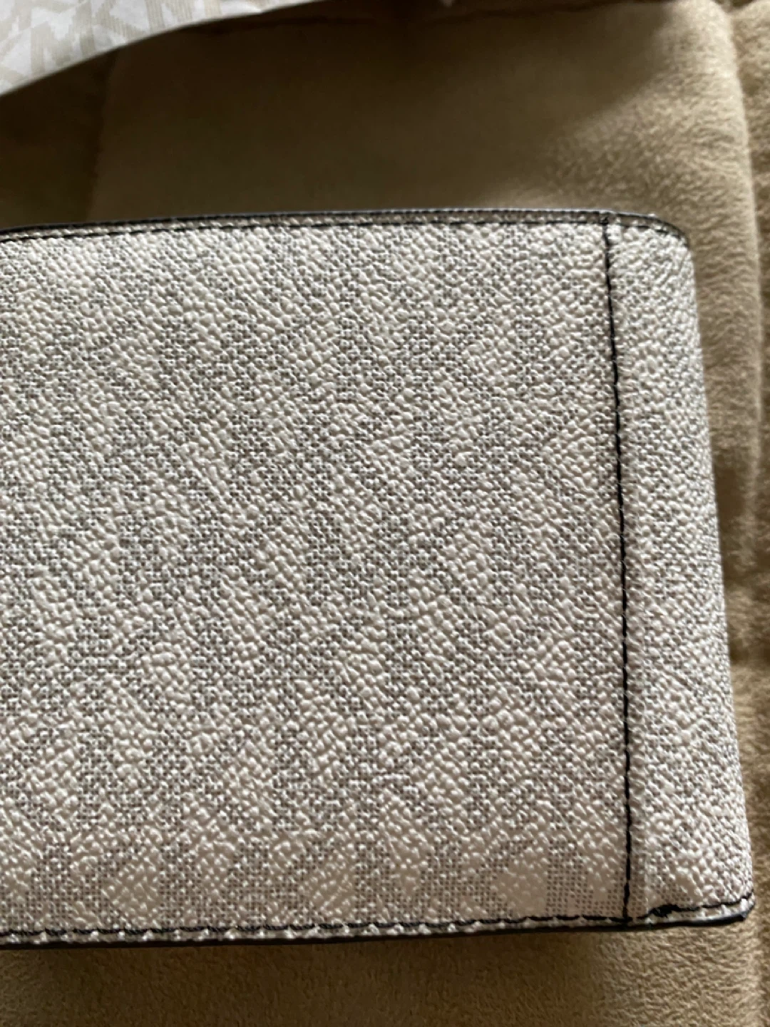 Michael Kors  New in box Hudson Bi-Fold Wallet - photo 3
