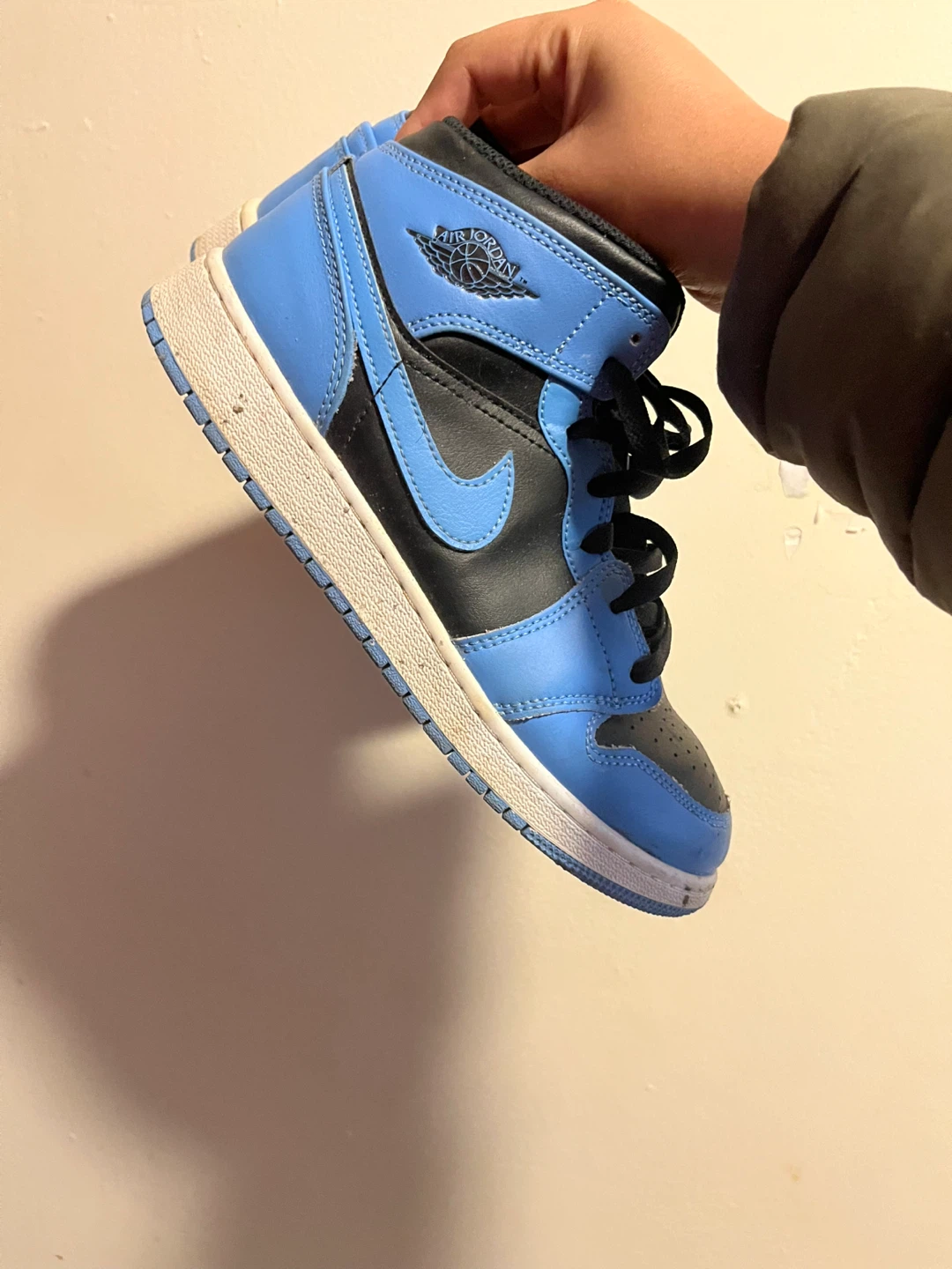 Nike Air Jordan 1 Mid SE US Youth 7Y Sneakers - photo 3