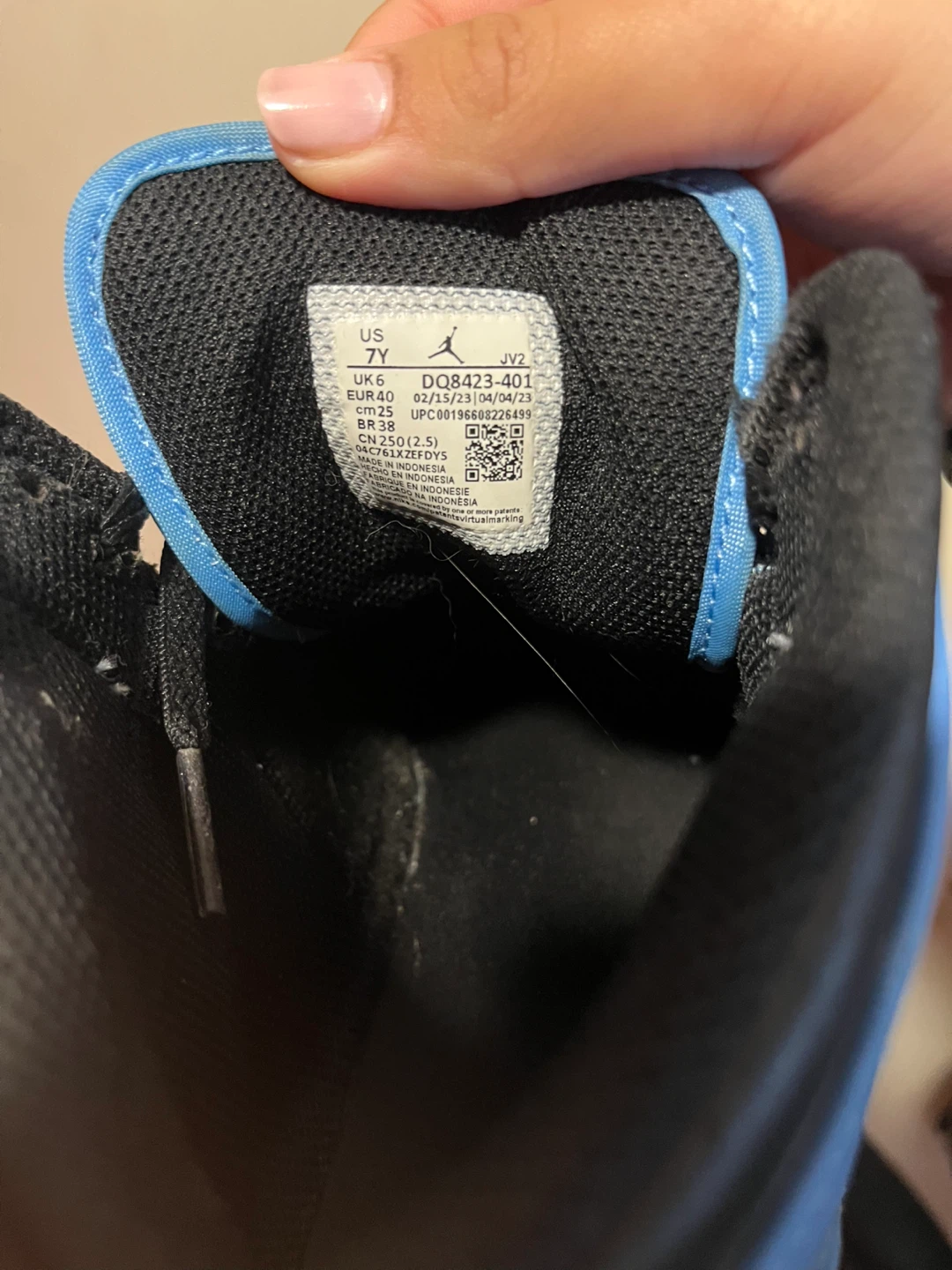 Nike Air Jordan 1 Mid SE US Youth 7Y Sneakers - photo 4
