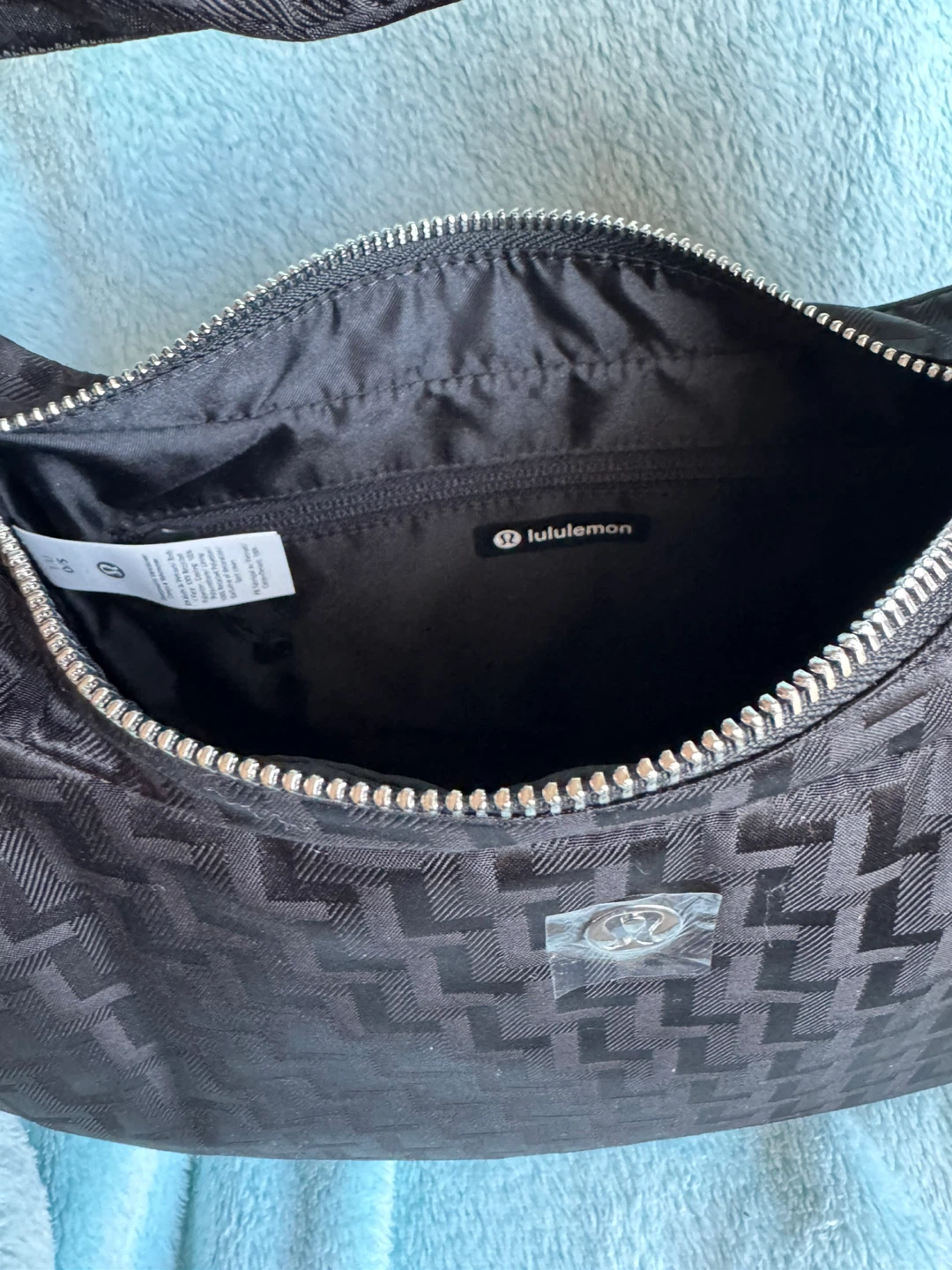 Lululemon City Essentials Shoulder Bag - Black Monogram Jacquard - photo 5