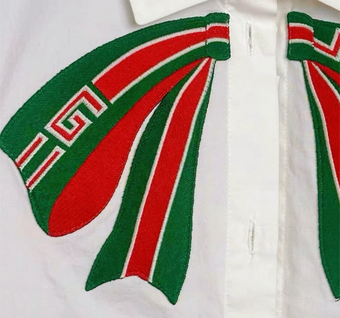 GUCCI White Short Sleeve Shirt with Bow Detail - Size 12 - photo 3