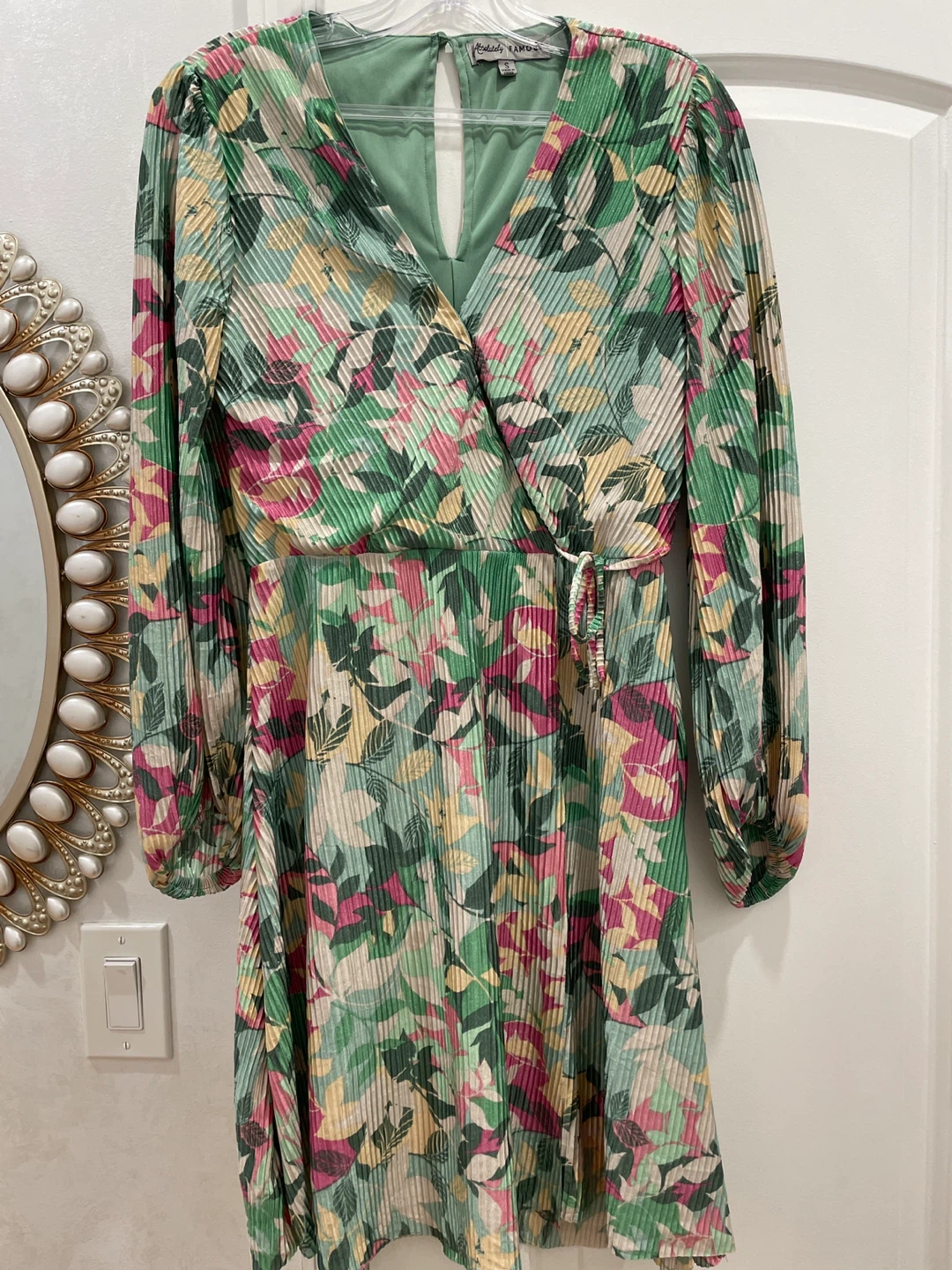 Absolutely  Famous Floral Pleated Wrap Dress Size S