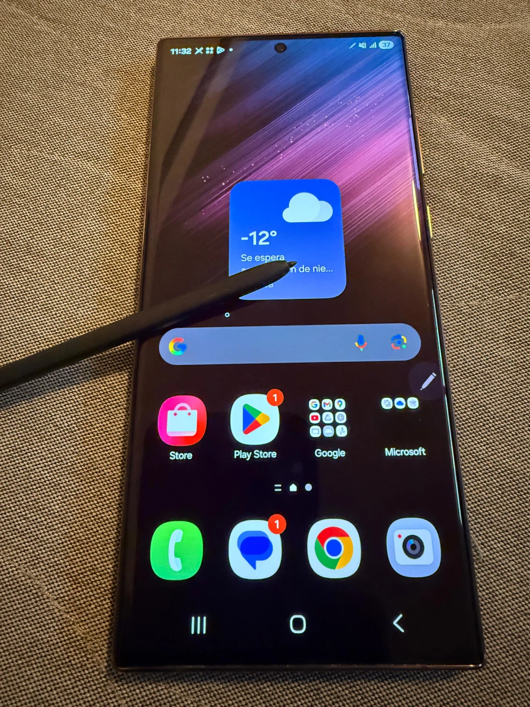 Samsung Galaxy S22 Ultra with S Pen