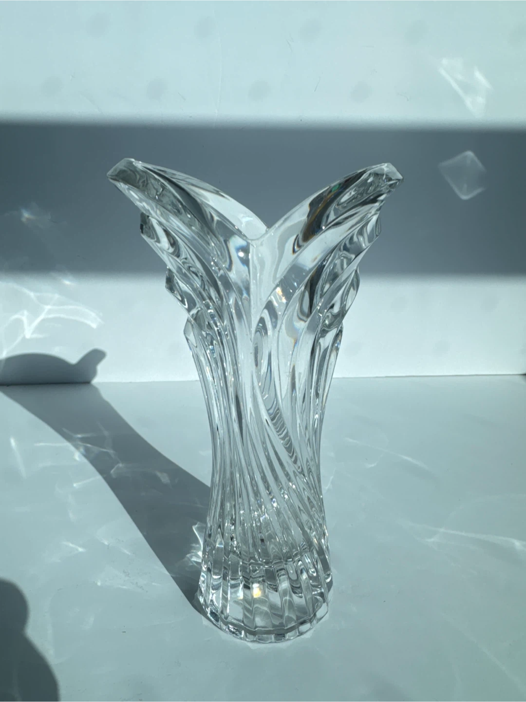 Stunning NEW Vintage Mikasa Crystal Swirl Vase: Spring Flair🏆