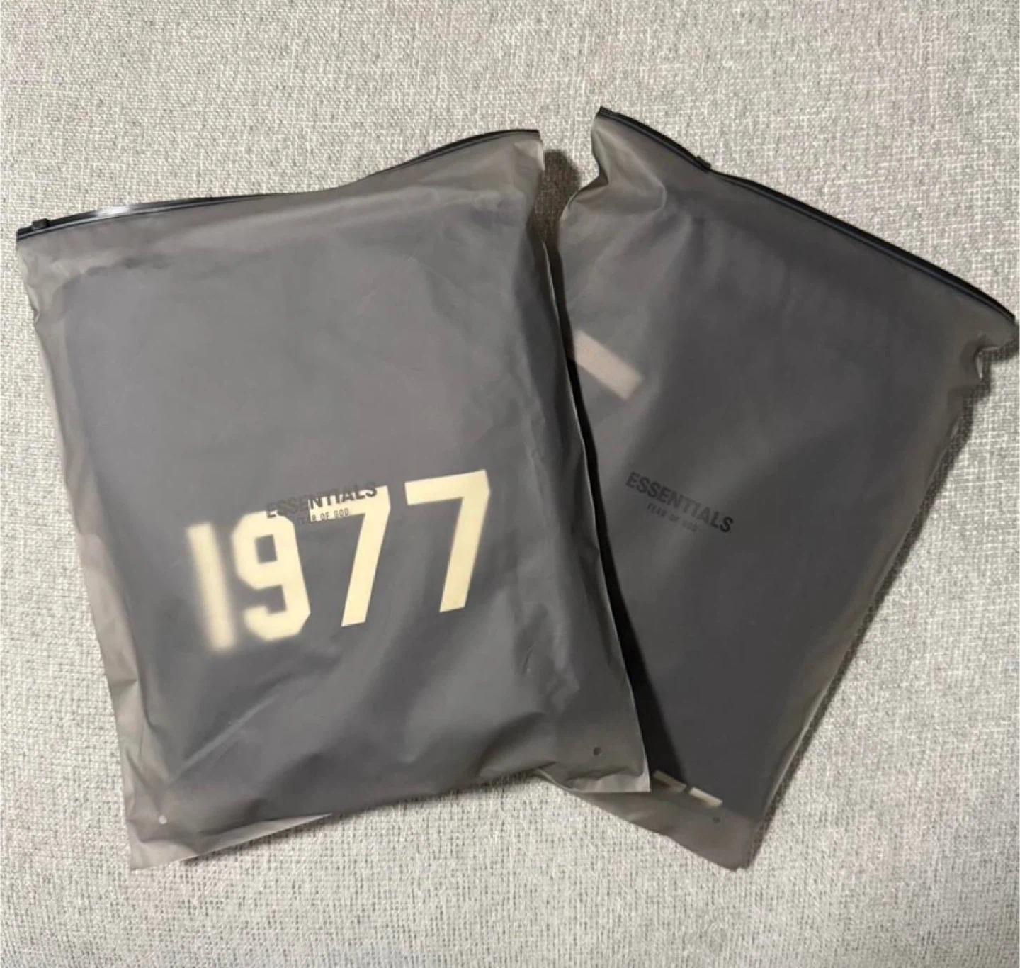 Essentials Fear Of God 1977 Iron Hoodie & Sweatpants Set - photo 2