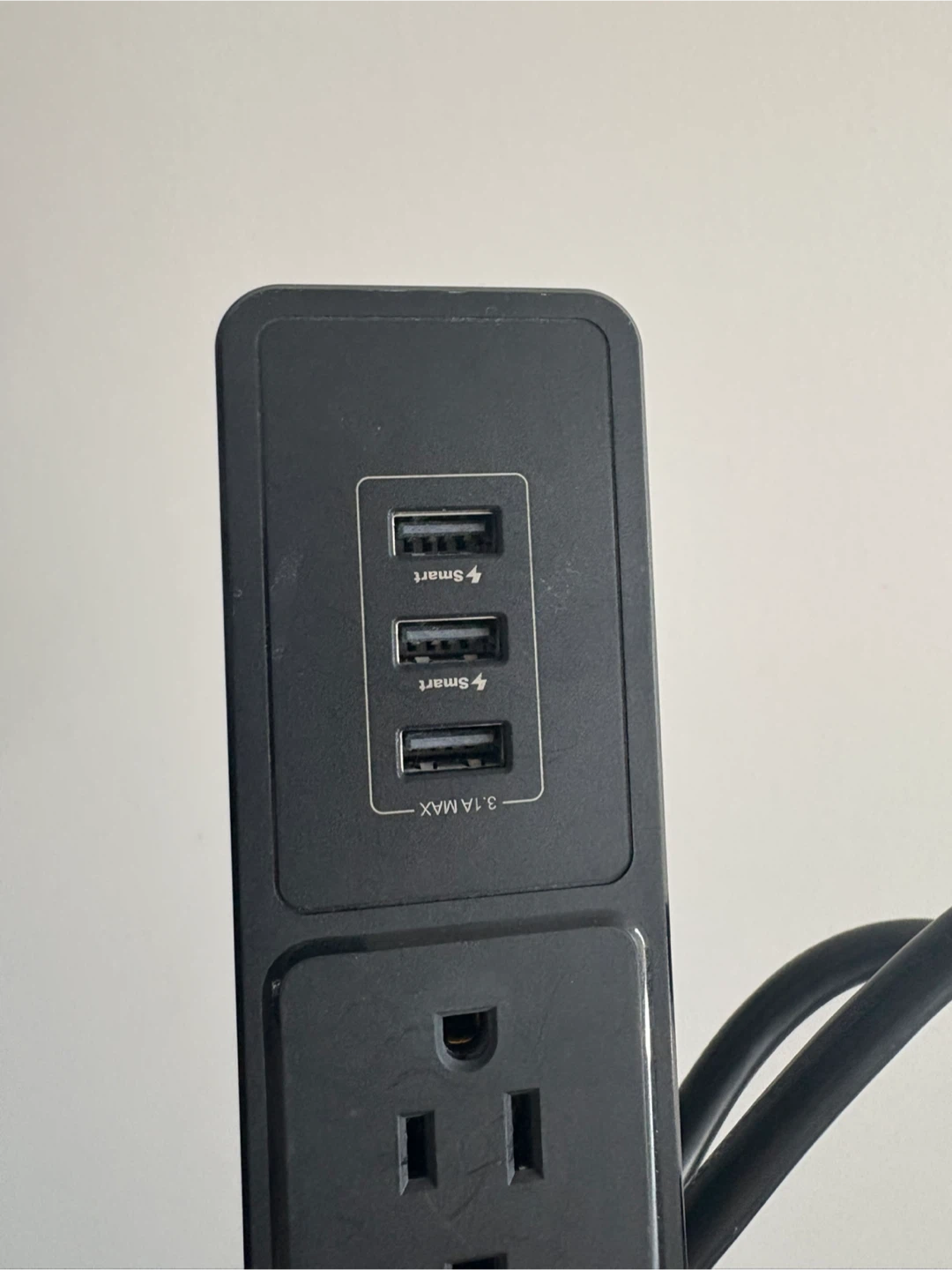 Power Strip with USB Ports - photo 3