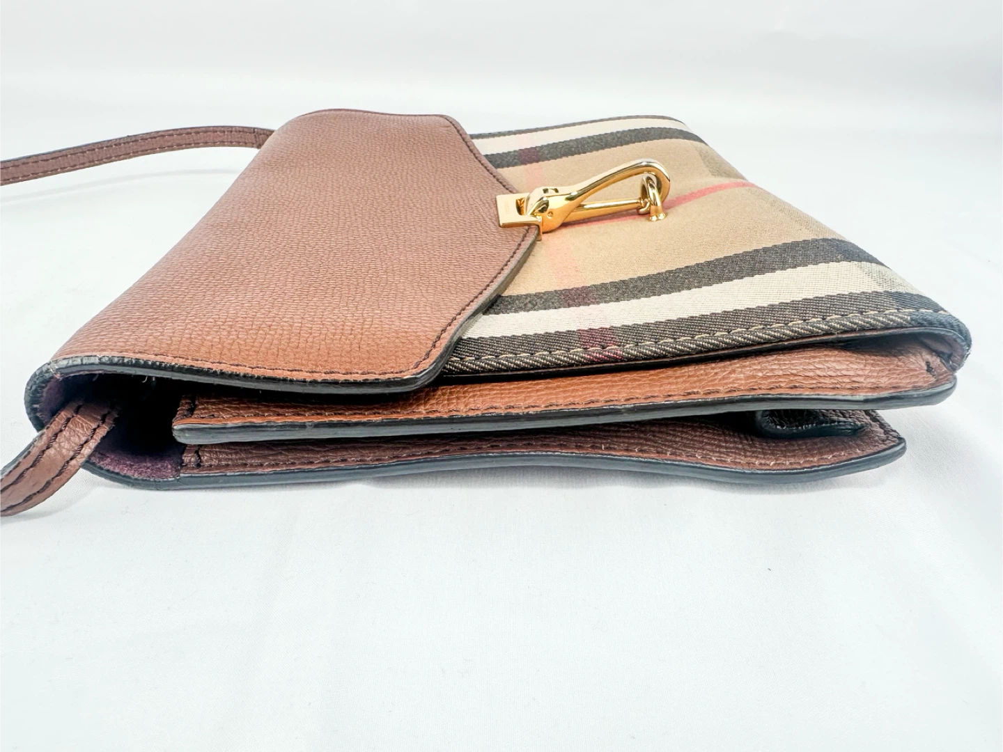 Burberry House Check Macken Bag - photo 5