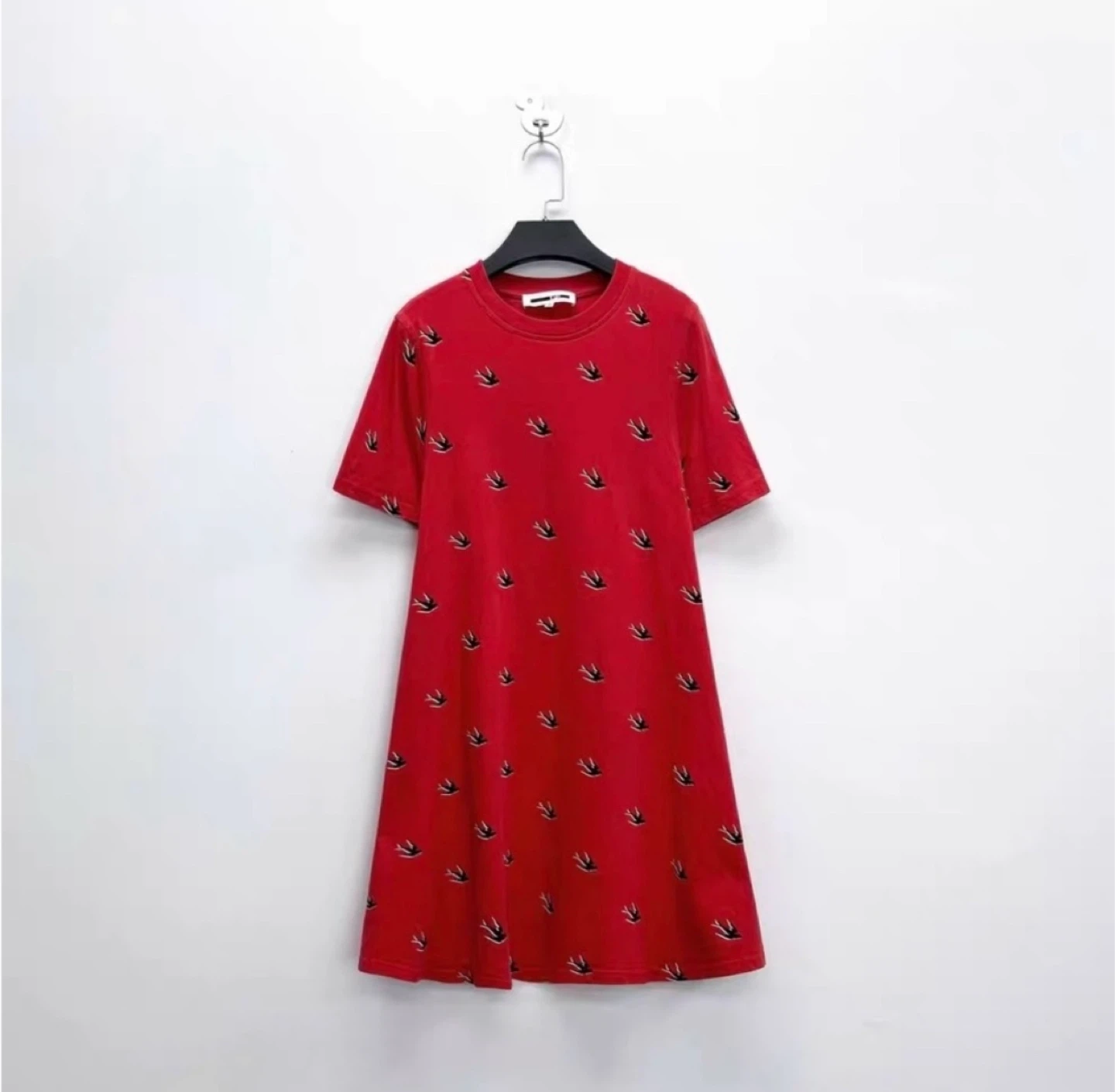 MCQ Red Swallow Print T-Shirt Dress - photo 2