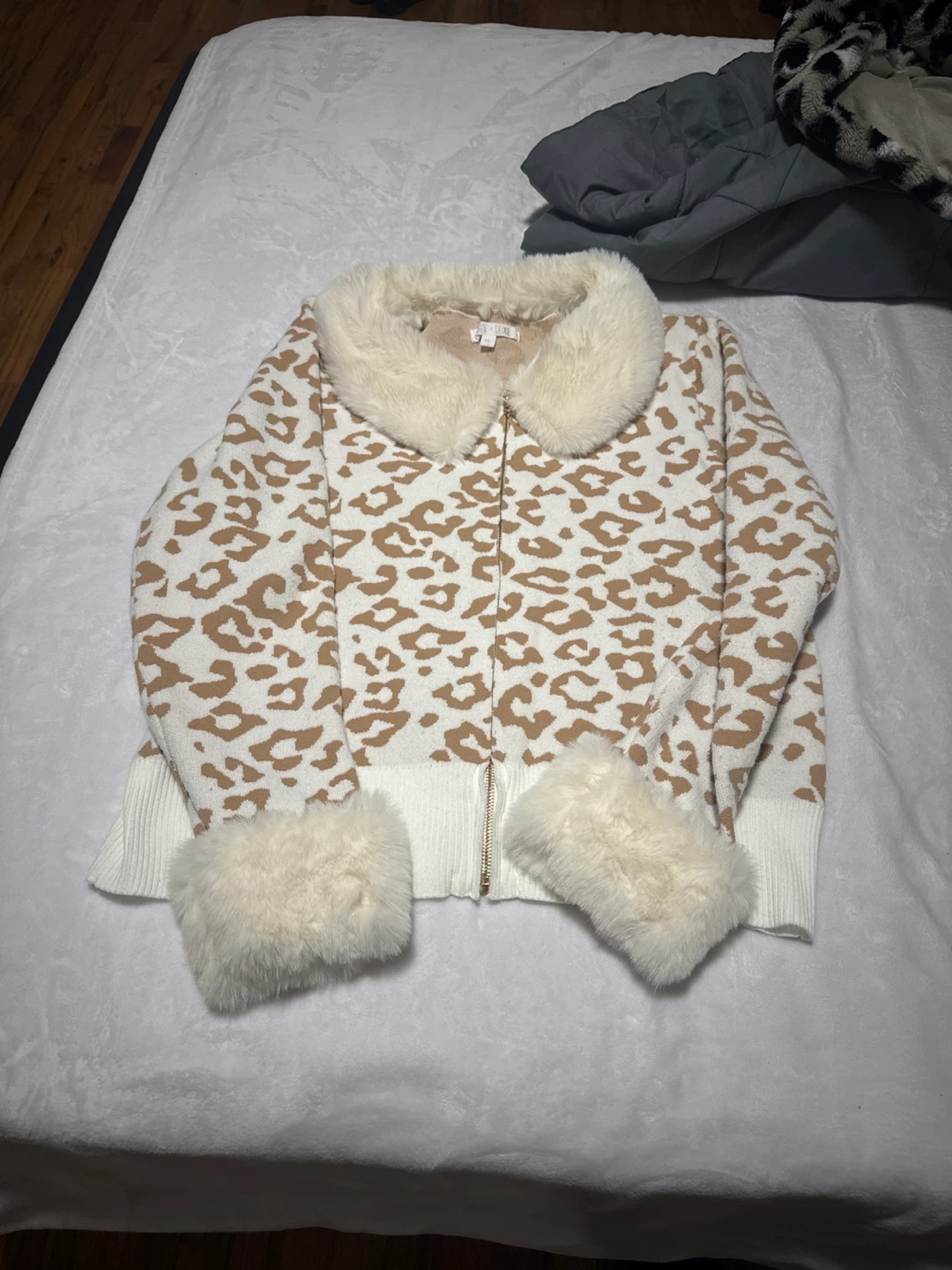 SAVE + LUXE Leopard Print Faux Fur Collar Zip-Up Sweater Jacket - photo 5