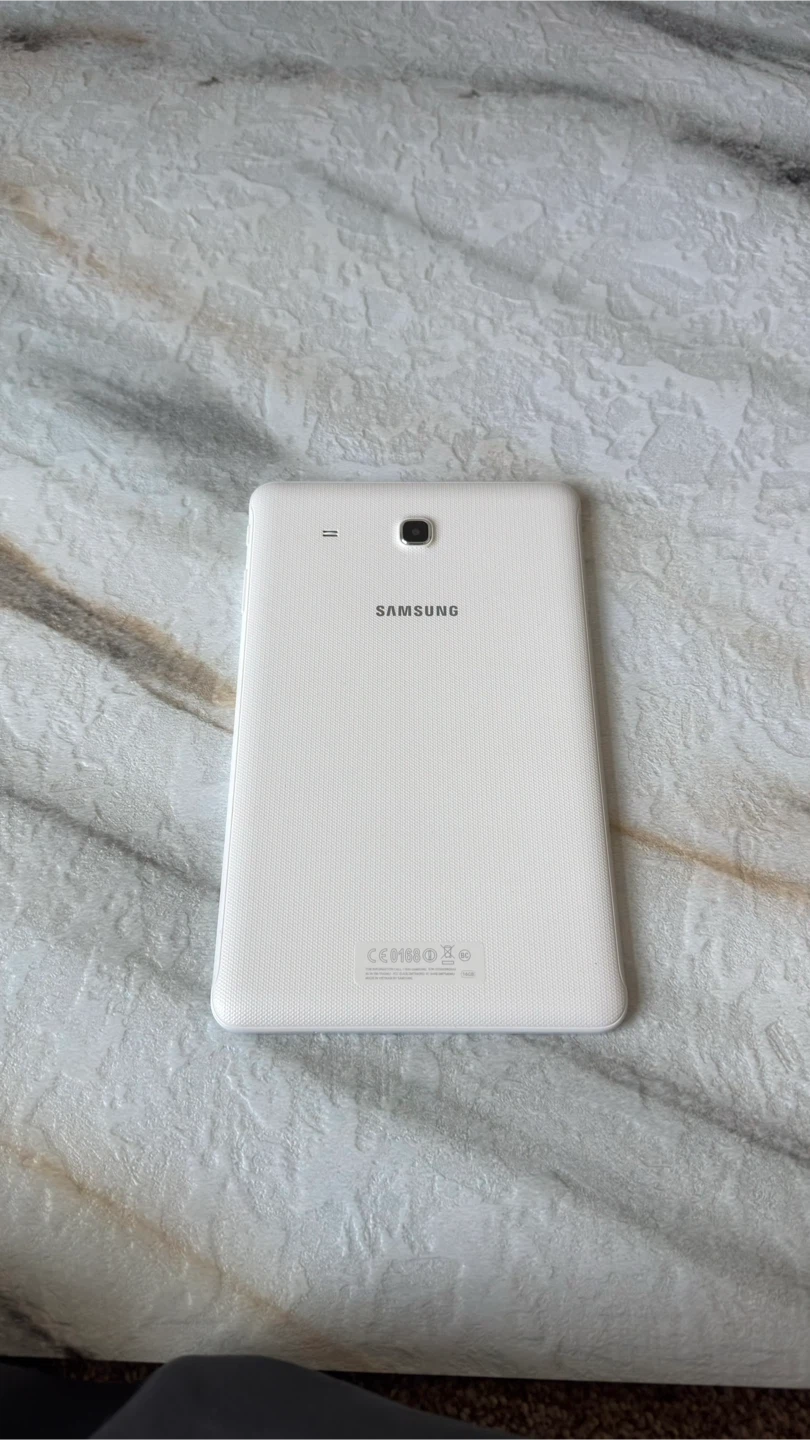 Samsung Galaxy Tab E 9.6” Wi-Fi Tablet 16GB White - photo 2