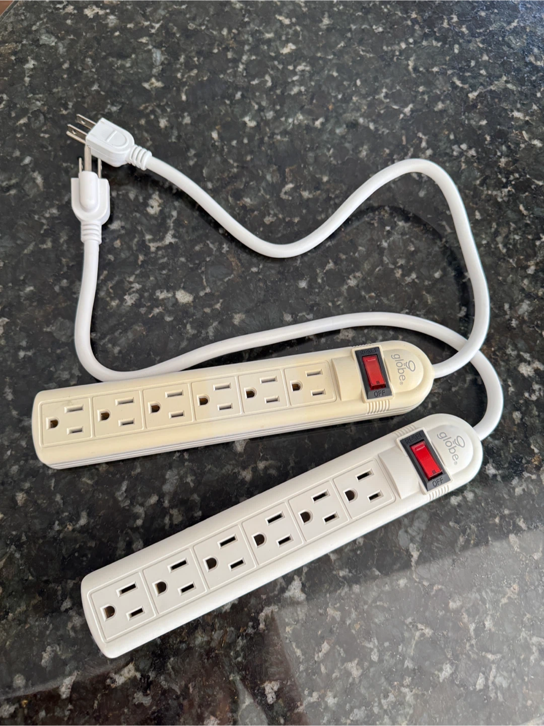Globe Electric 6-Outlet Power Bars (2) with On/Off Switch