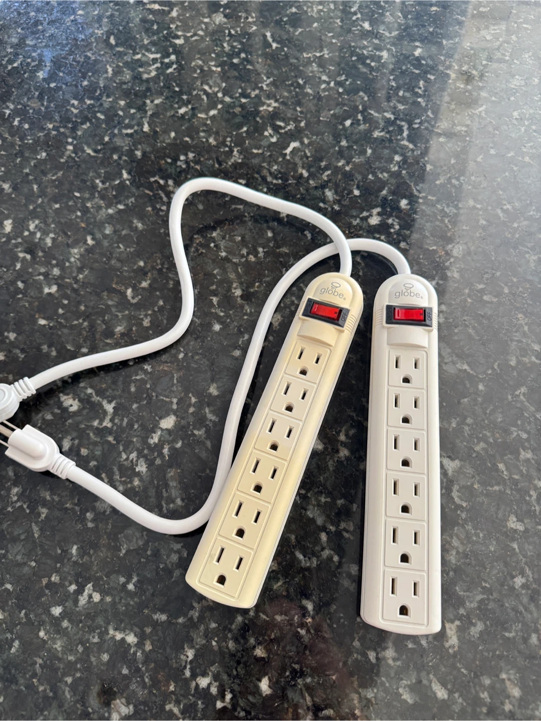 Globe Electric 6-Outlet Power Bars (2) with On/Off Switch - photo 2