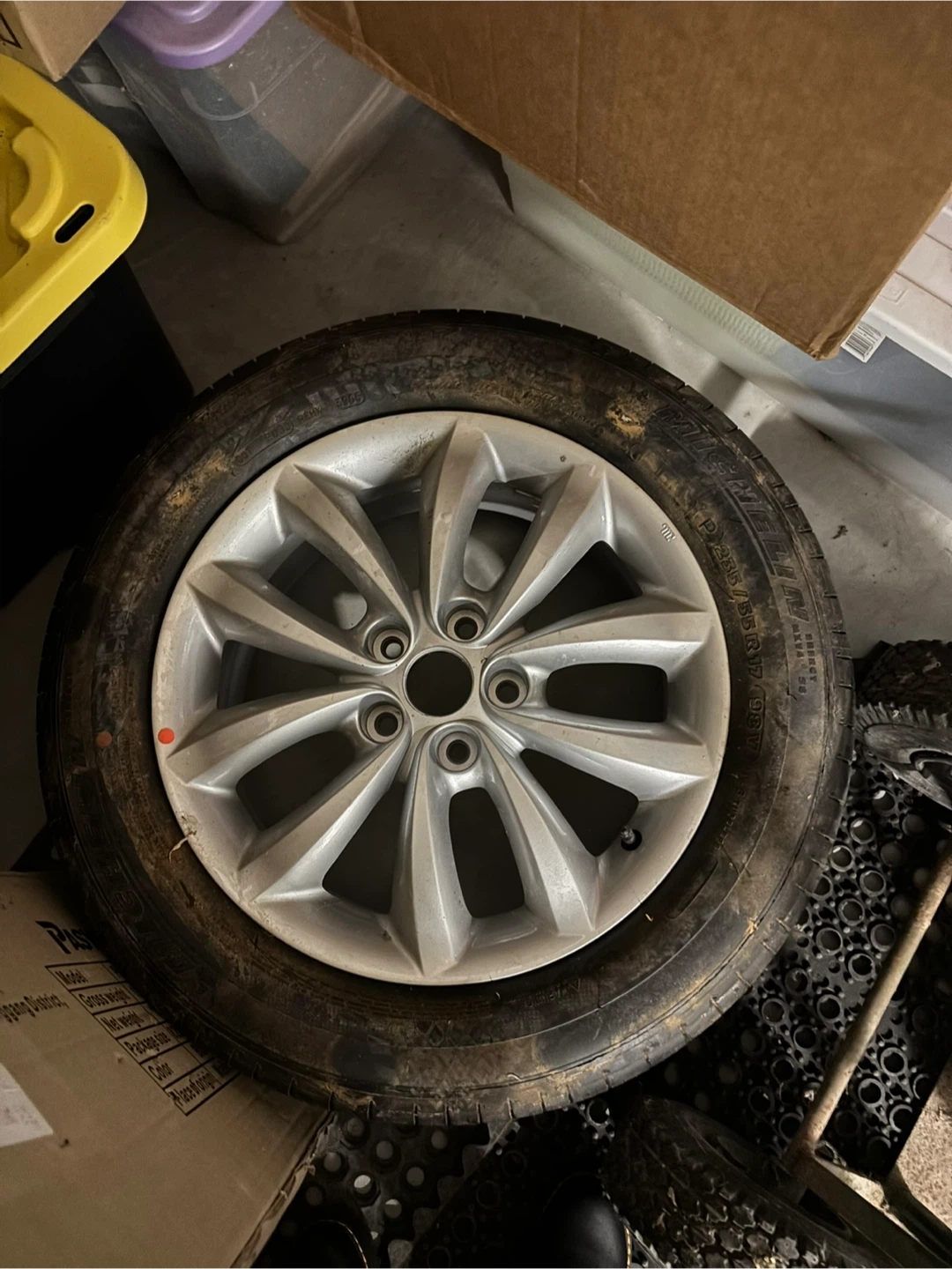 Original alloy rim never used for Hyundai Azera