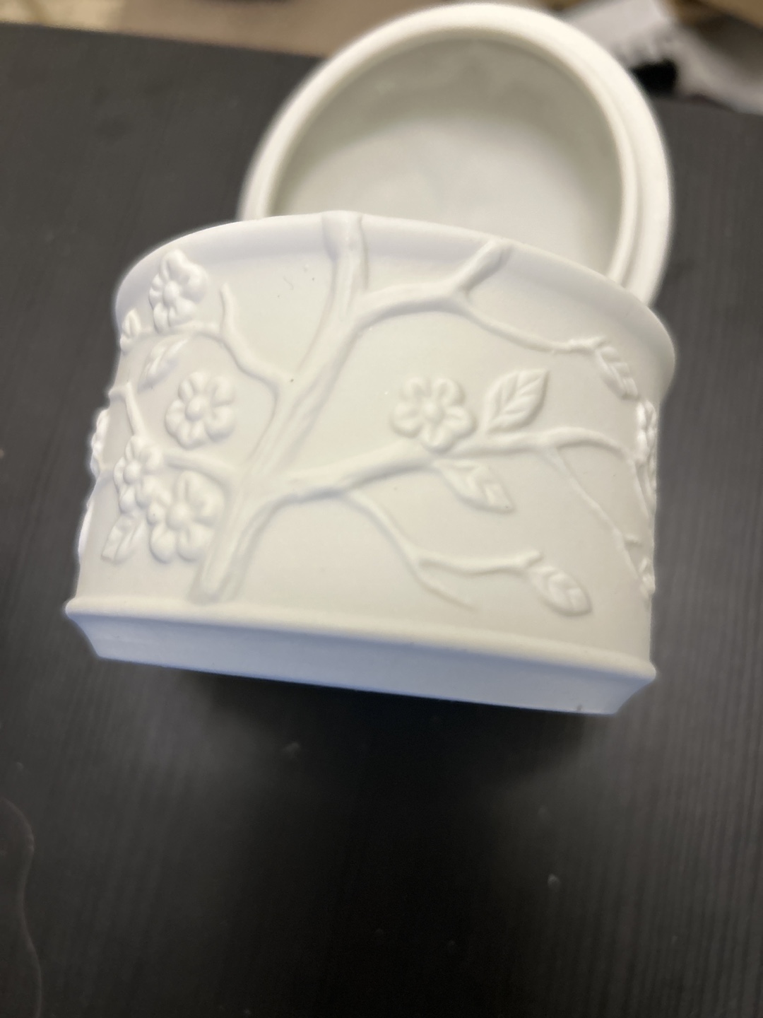 White Porcelain Trinket Box with Floral Design - photo 3