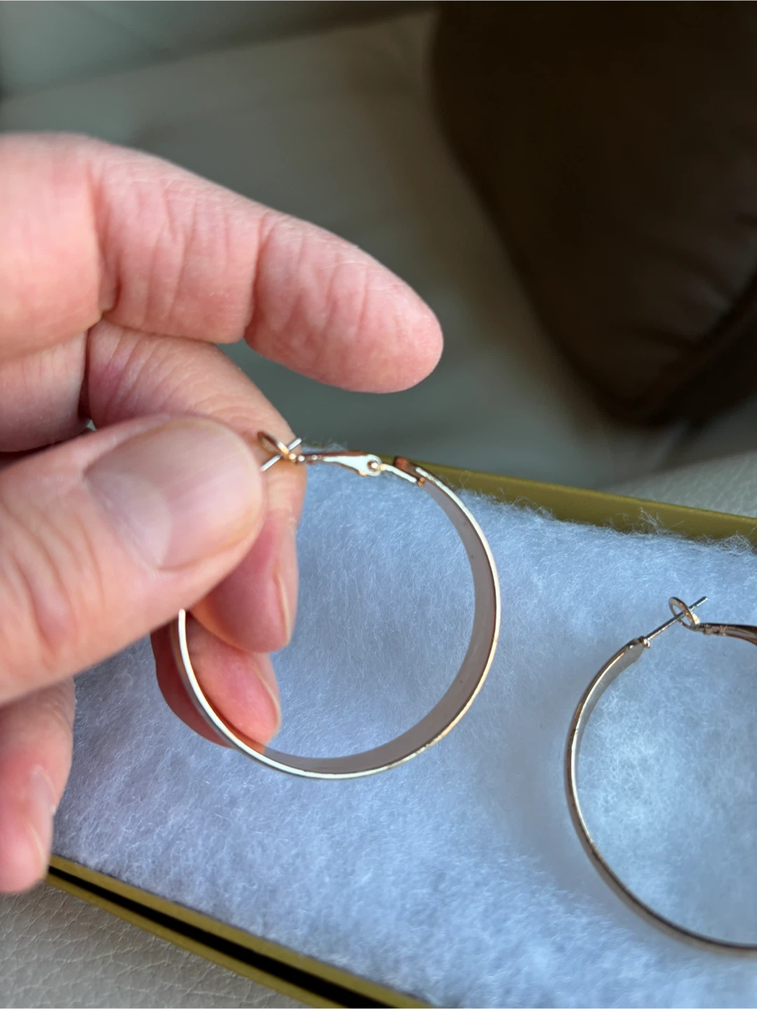 New Gold coloured Hoop Earrings in gift box 🎁 - photo 3