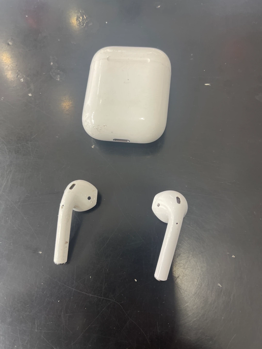 Apple AirPods with Charging Case - photo 3