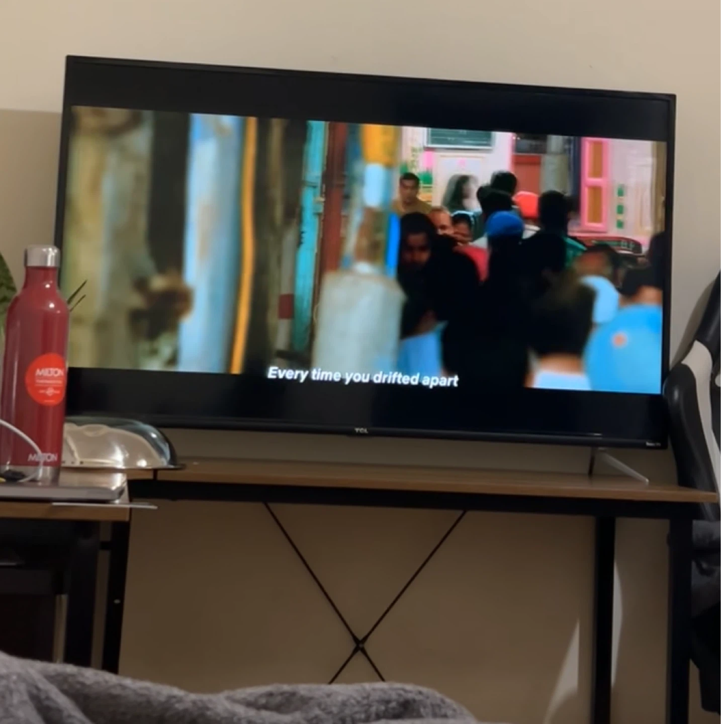 TCL 4K Smart TV + computer(TV) stand - photo 3