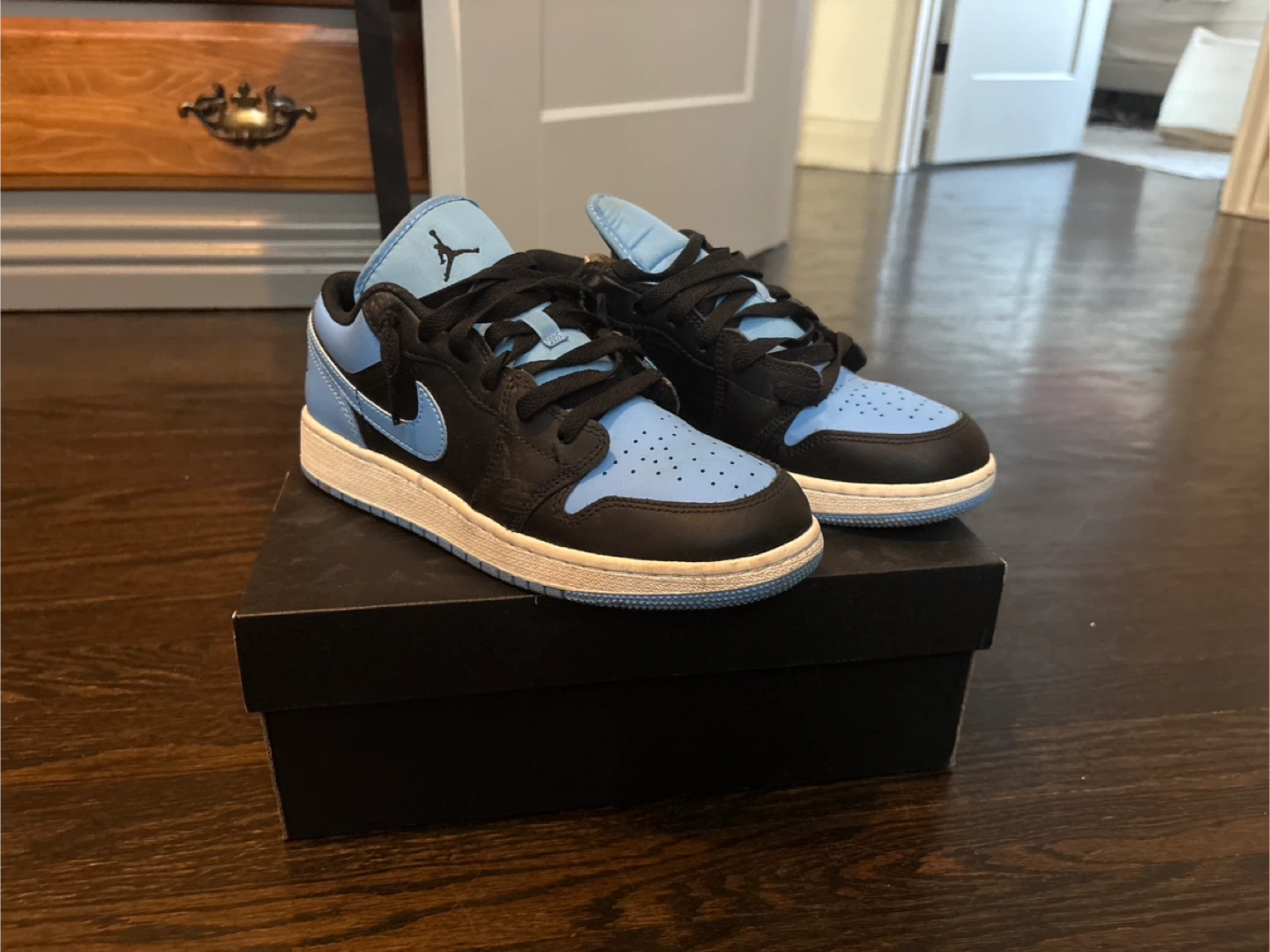 Air Jordan 1 Low "University Blue" Sneakers