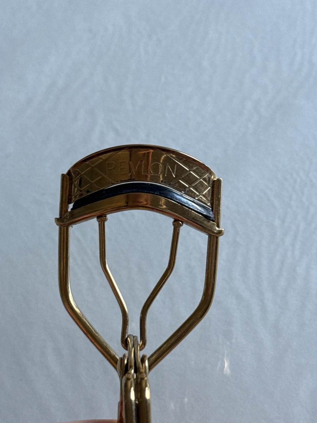 Revlon Gold Tone Eyelash Curler - photo 2