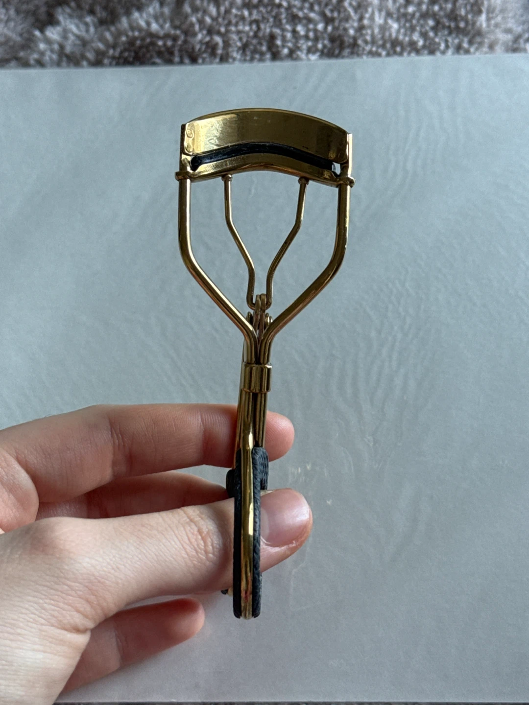 Revlon Gold Tone Eyelash Curler - photo 3