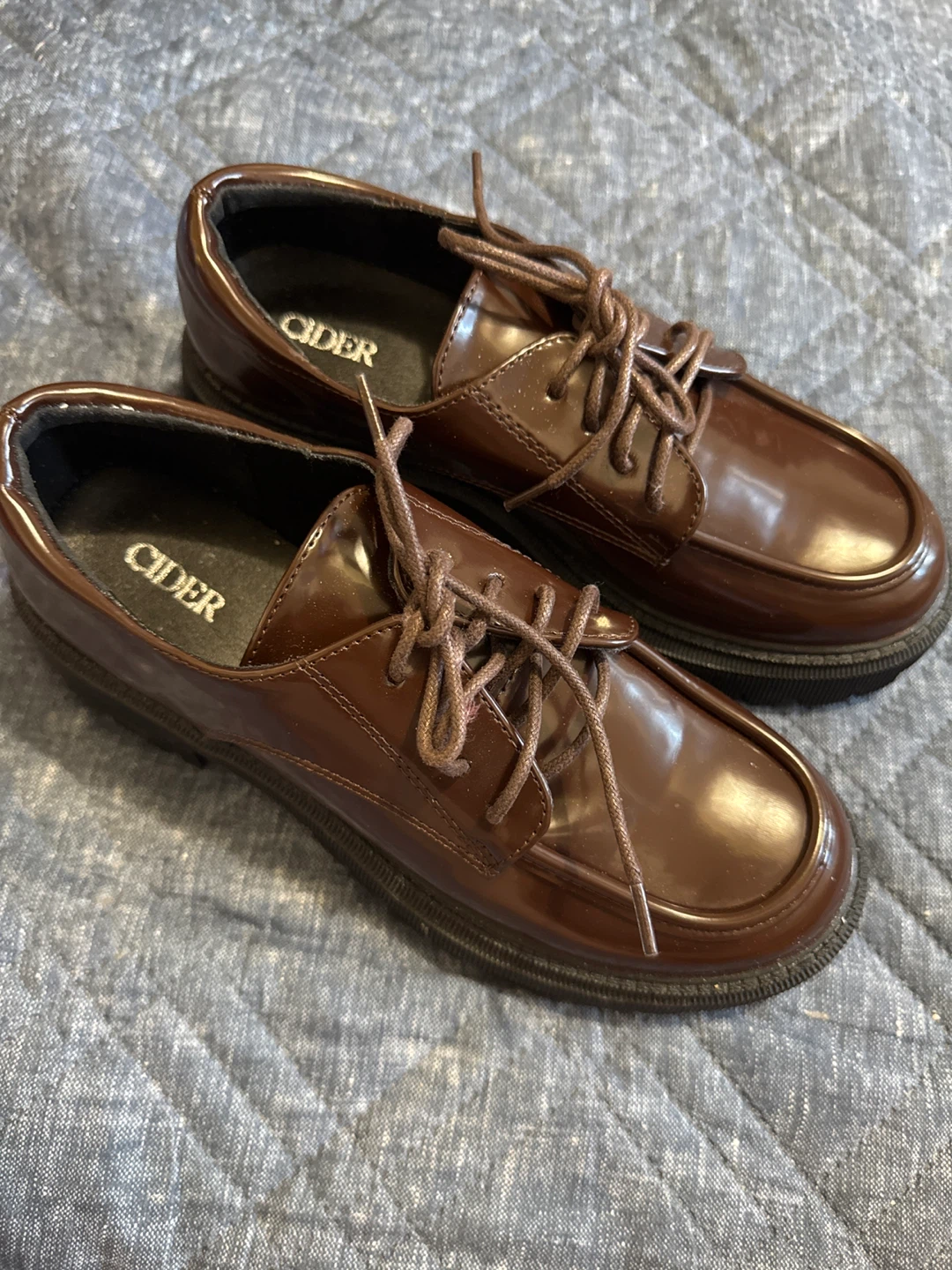 CIDER Women's Brown Patent Chunky Loafers